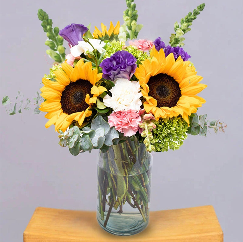 Emocionante - Girasol, Clavel Rosa y Blanco, Hortensia y Perrito
