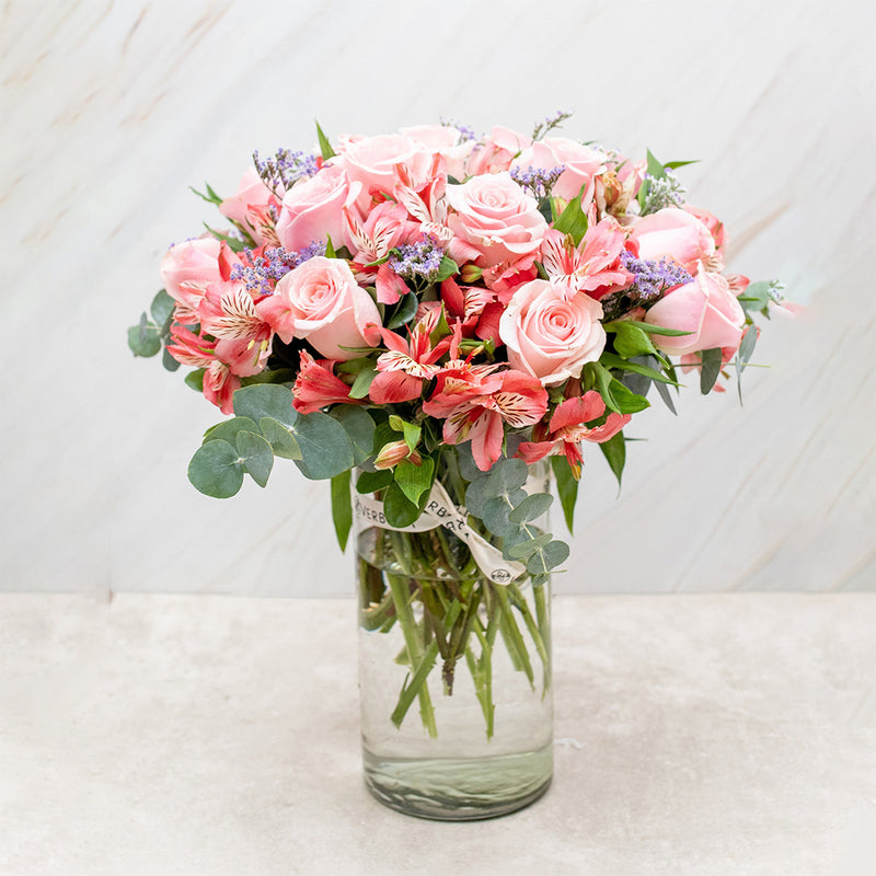 Cupido - Rosa Clarita y Astromelia Rosa