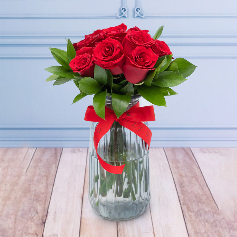 12 Rosas Rojas con Florero Rayado - Flores