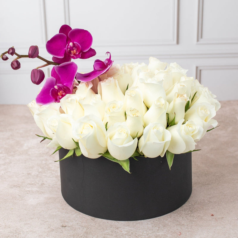Dulce Mora - Caja Rosa Blanca con Orquídea Morada