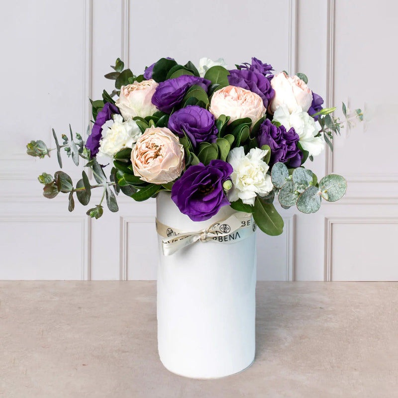Jardín de Amor - Peonia Eterna Rosa, Lisianthus Morado y Clavel