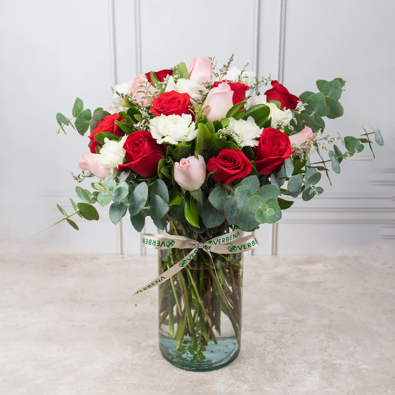 María Félix - Rosa Roja y Rosa Clarita con Clavel Blanco