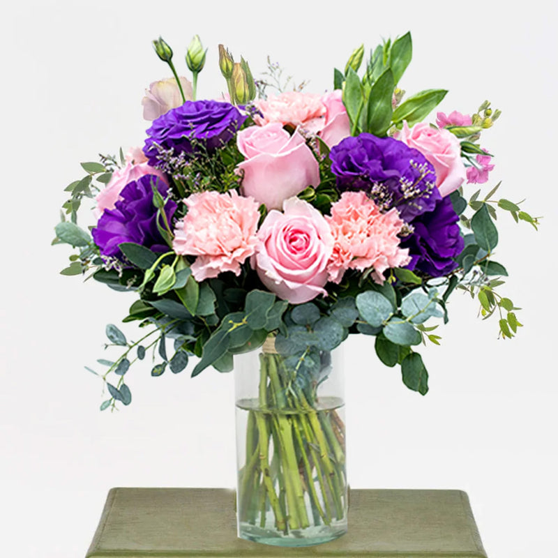 Nobleza - Rosa Clarita, Lisianthus Morado y Clavel Rosa